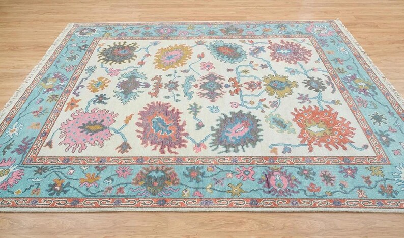 Handmade Oushak Wool Rug - Bold Floral Geometric Design