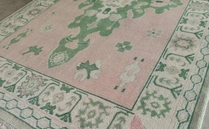 Handmade Oushak Wool Rug: Muted Pink & Brown - Vintage Turkish Design