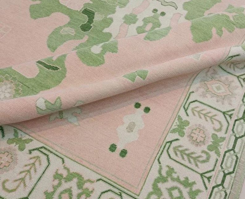 Handmade Oushak Wool Rug: Muted Pink & Brown - Vintage Turkish Design