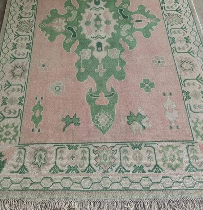 Handmade Oushak Wool Rug: Muted Pink & Brown - Vintage Turkish Design