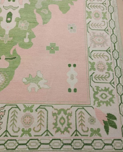 Handmade Oushak Wool Rug: Muted Pink & Brown - Vintage Turkish Design