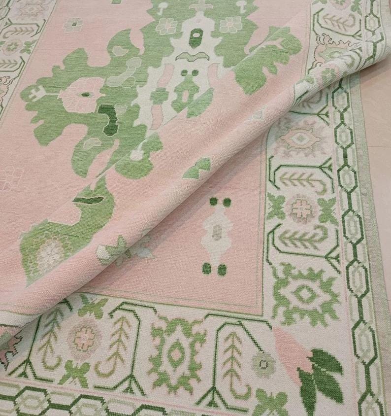 Handmade Oushak Wool Rug: Muted Pink & Brown - Vintage Turkish Design