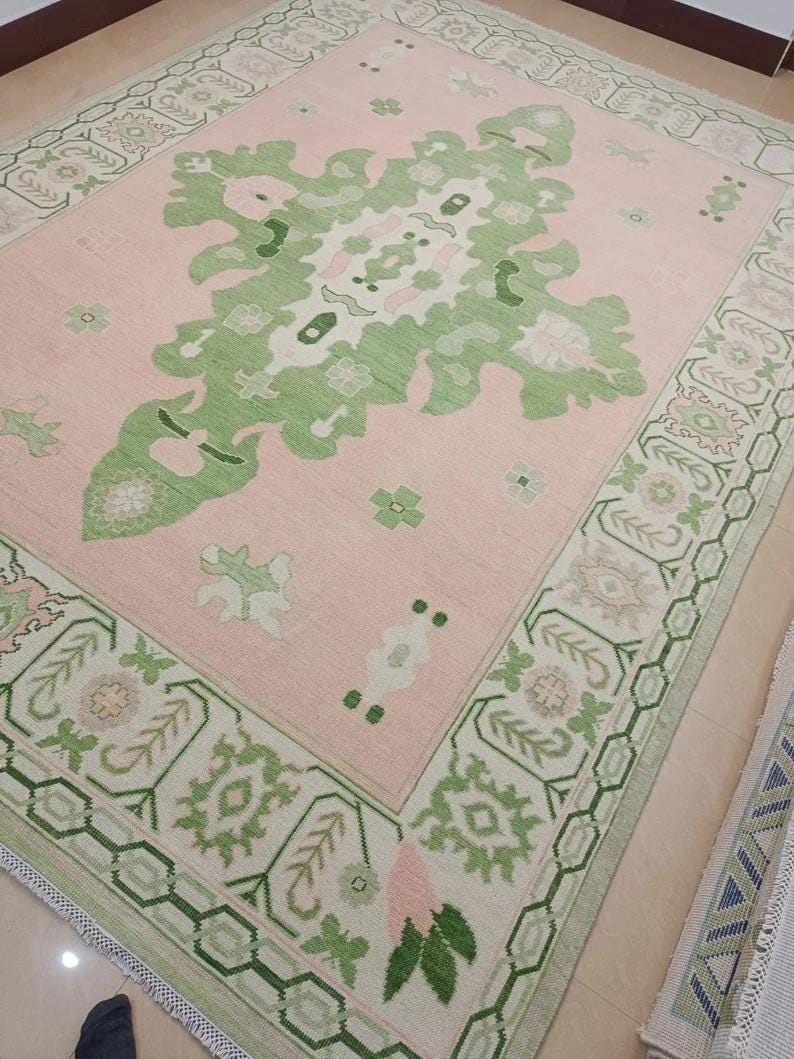 Handmade Oushak Wool Rug: Muted Pink & Brown - Vintage Turkish Design