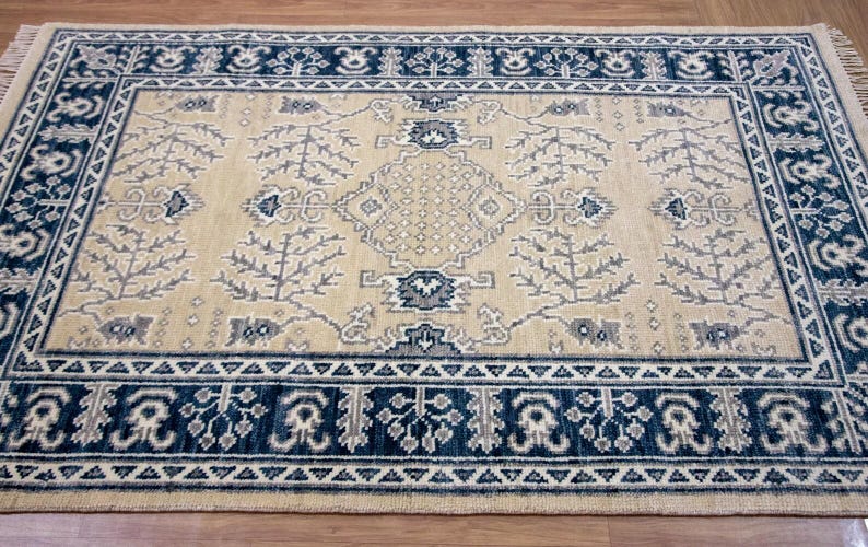 Hand-knotted Oriental Rug – Beige & Navy Blue Turkish Oushak Carpet