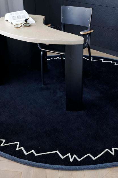 Black color Modern Design Rug -Bisha Rugs