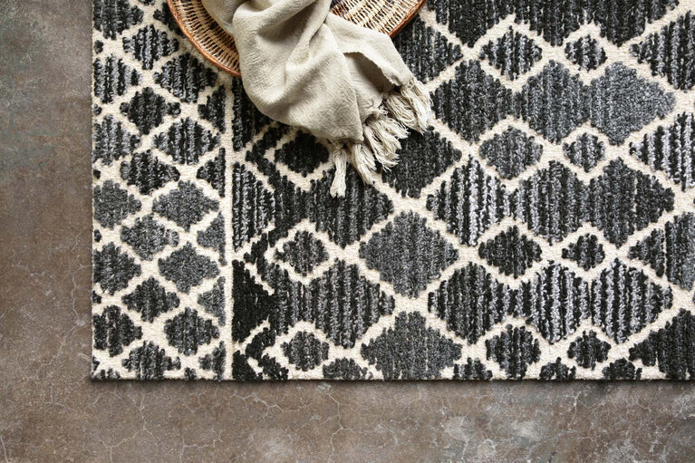 Hand Tufted Charcoal / Ivory Area Rugs